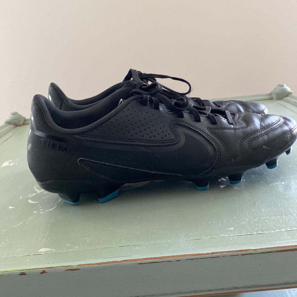NIKE TIEMPO LEGEND 9 MEN’S SIZE 9.5 SOCCER CLEATS - Picture 2 of 8